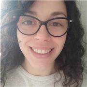 Laureata in lingue impartisce lezioni di approfondimento lingua italiana